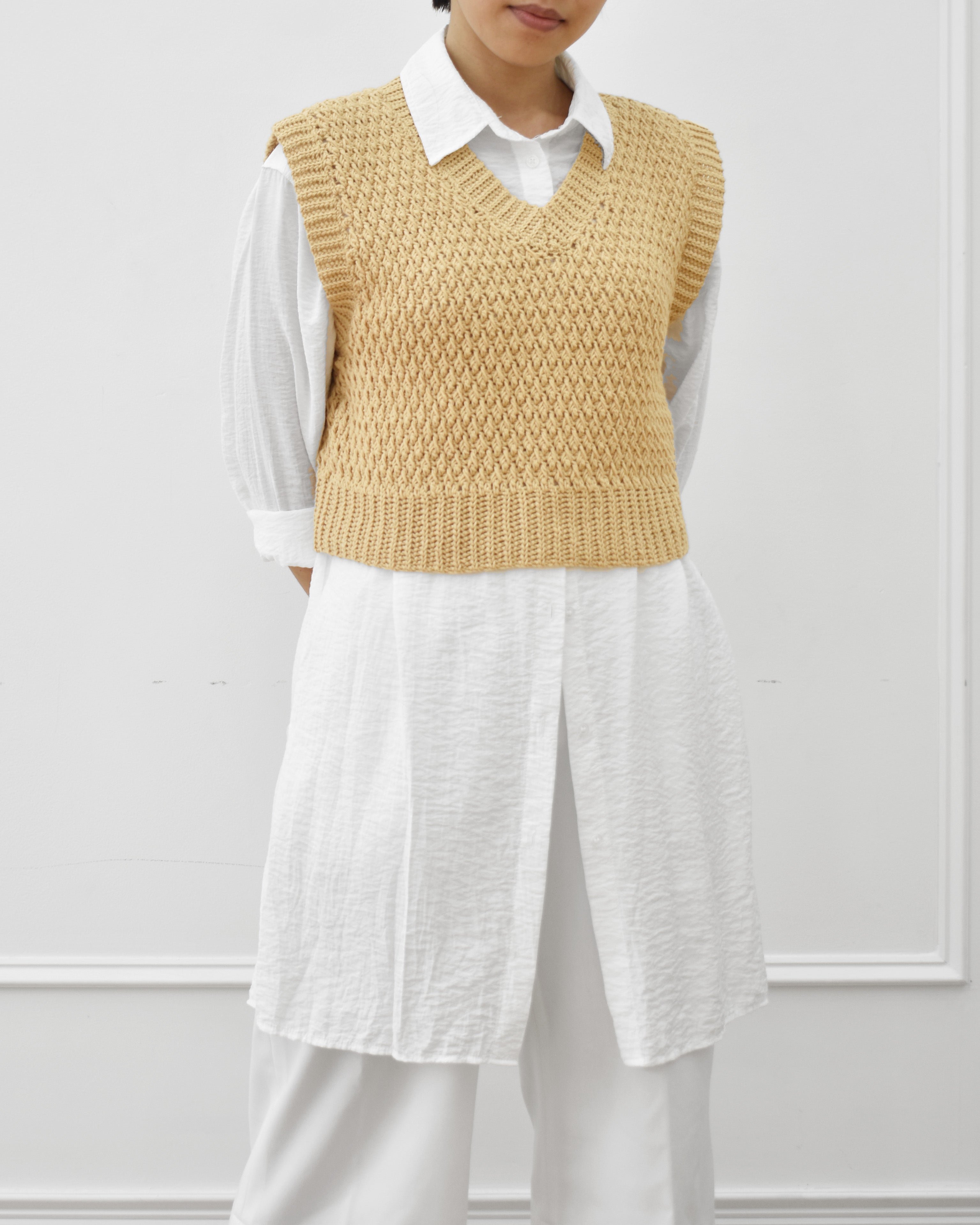 Vest No.26 | Easy crochet pattern – Daisy & Peace