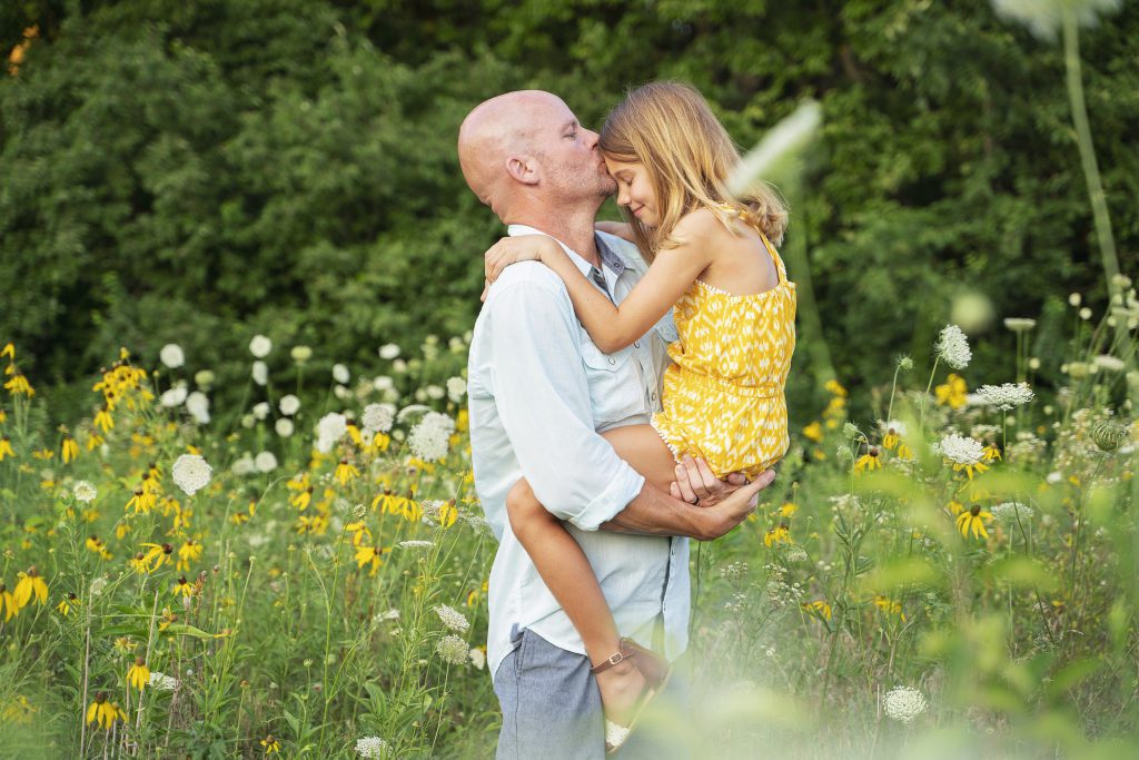 how to choose a picture-perfect holiday card photo