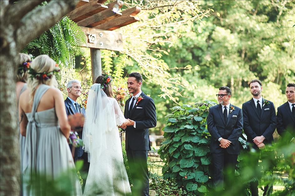 10 Vital Tips for Creatively Photographing a Wedding Ceremony // The Reason Photography