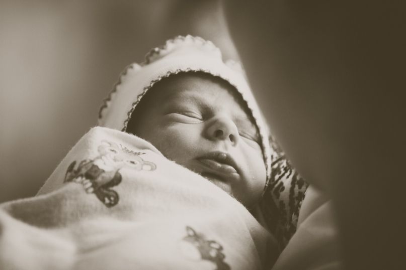 What to Ask Your Newborn Photographer: 5 Tips