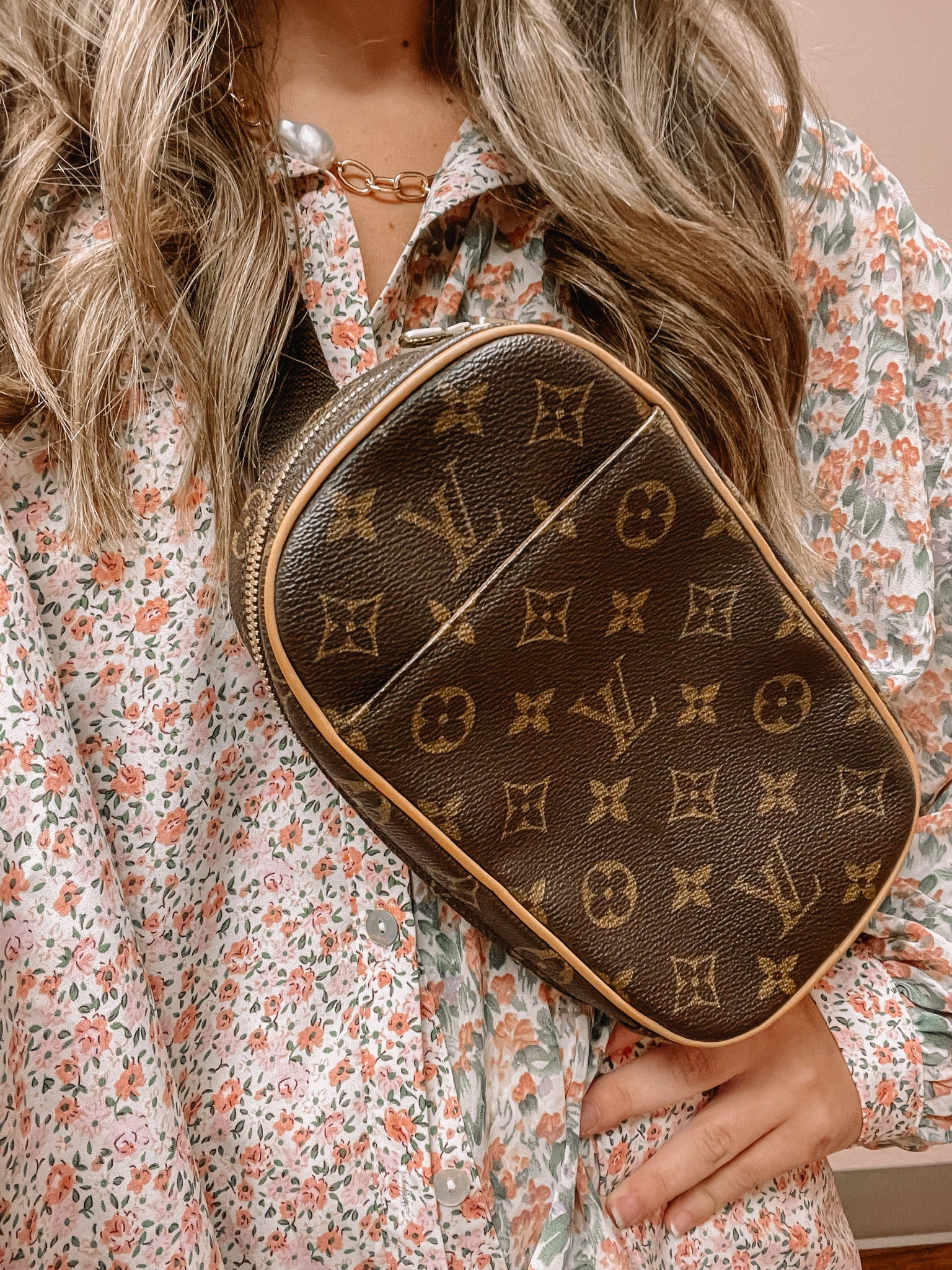 LOUIS VUITTON POCHETTE GANGE-