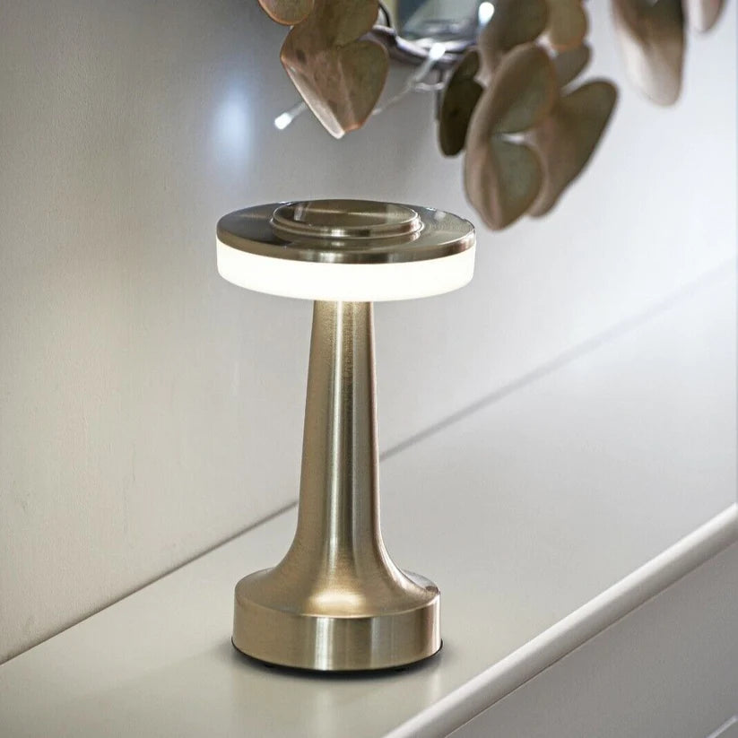 Retro Bar Table Lamp in Silver - Create a chic ambiance in your room