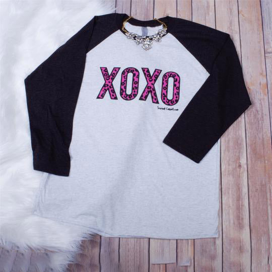 Leopard XOXO Tee -- Deep Heather – Sweet Caroline Boutique