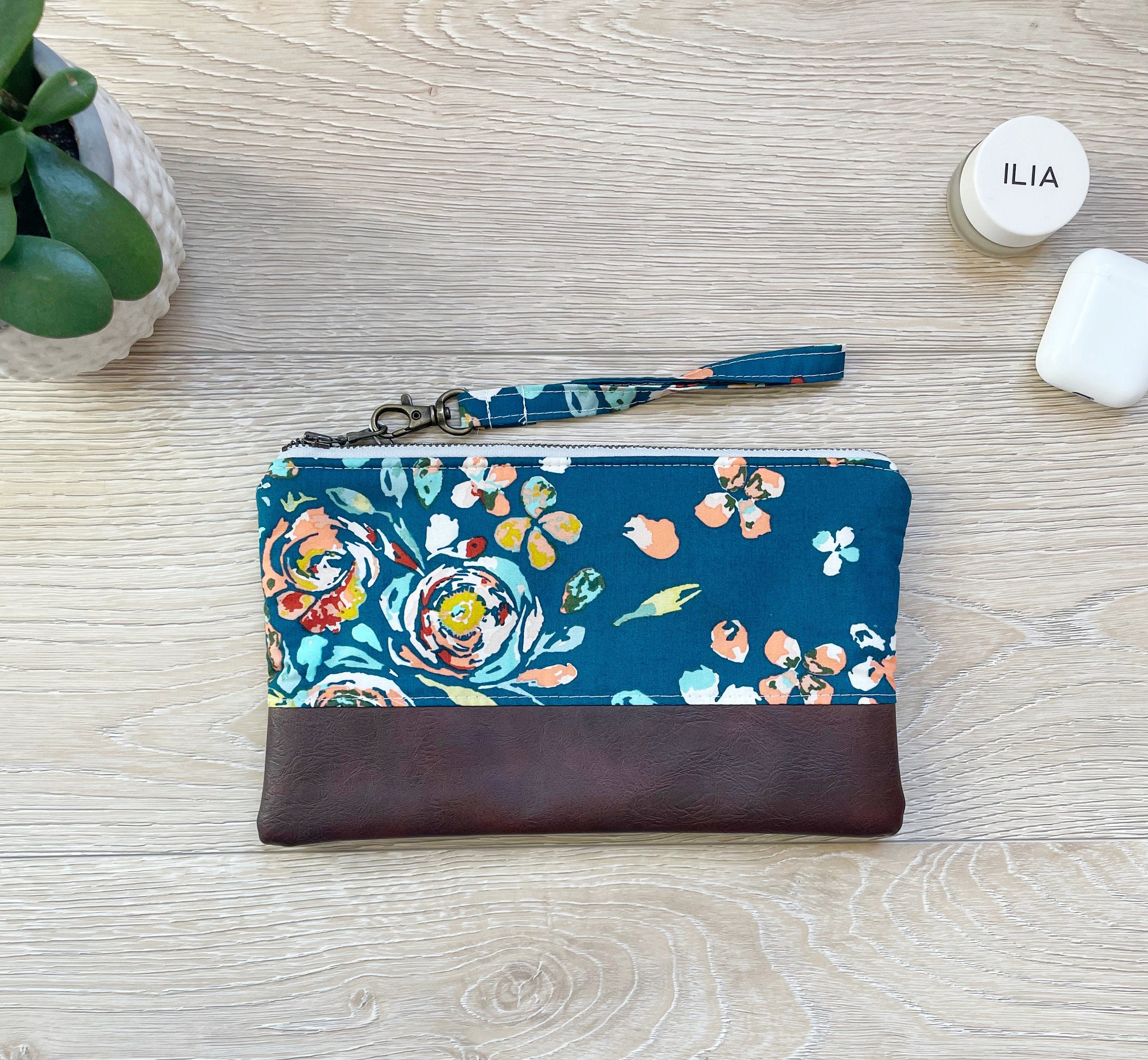 EMMA／ENVELOPE BILLFOLD WITH POCKET／BLUE | agorahistoria.com