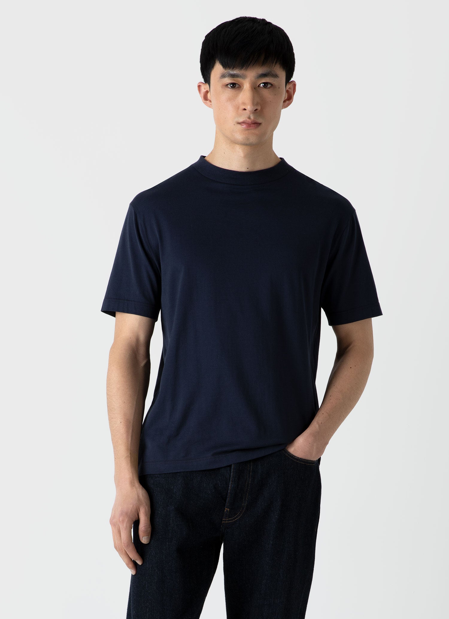Men's Riviera Midweight Pocket T-shirt in Navy | Sunspel