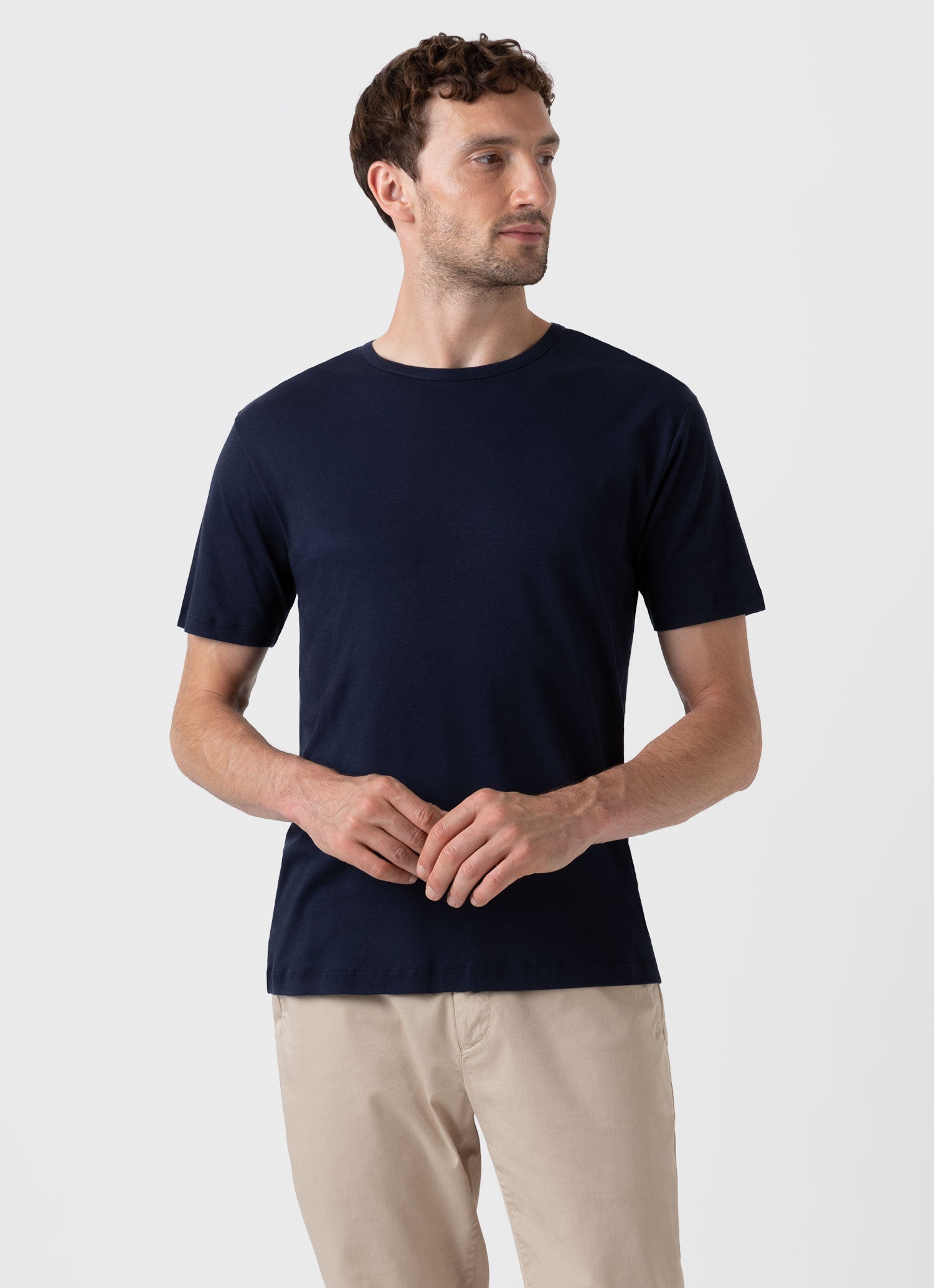 Men\'s Riviera Midweight Pocket T-shirt in Navy | Sunspel