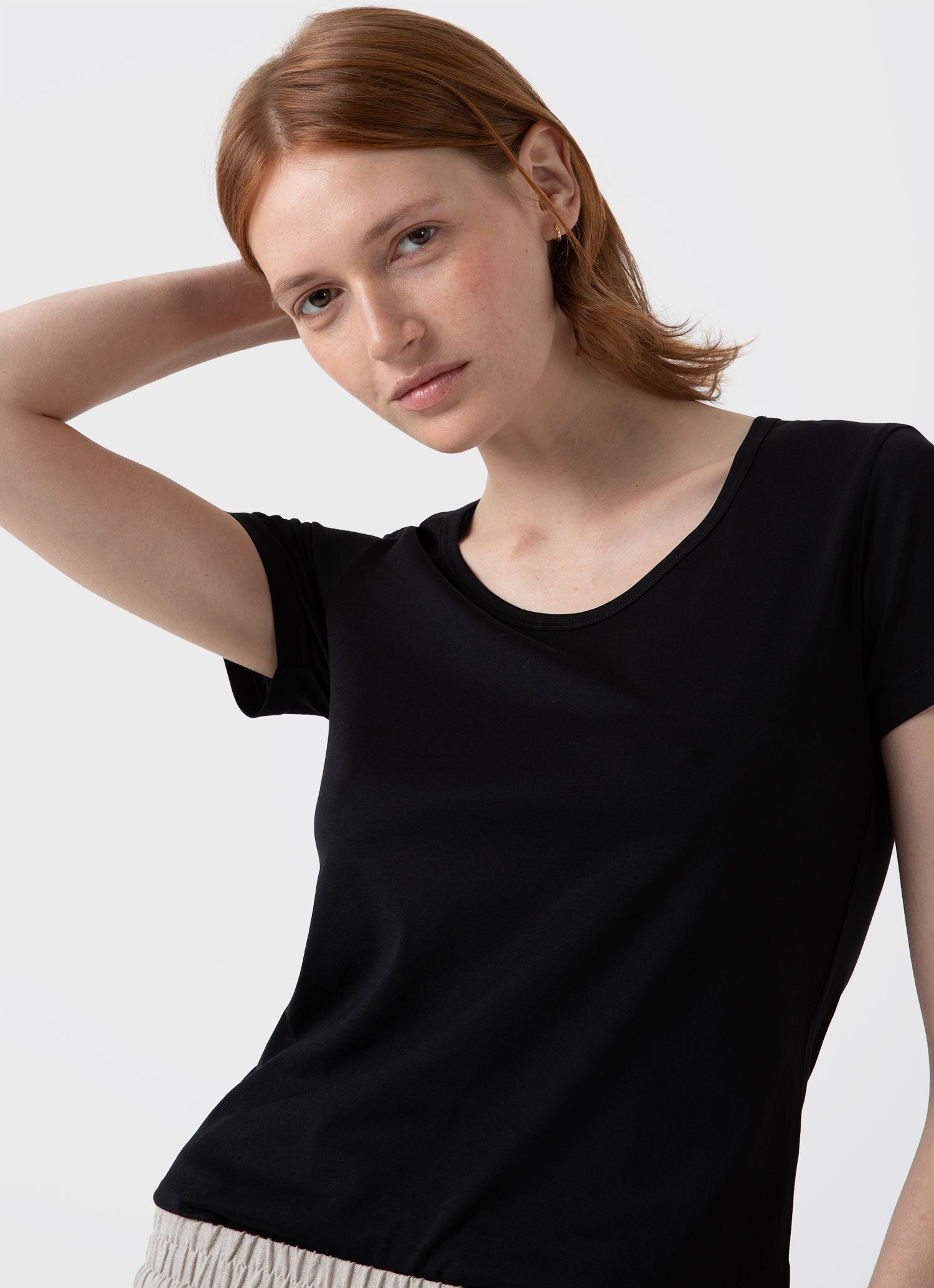 arts\u0026science Back open blouse crew neck | horsemoveis.com.br