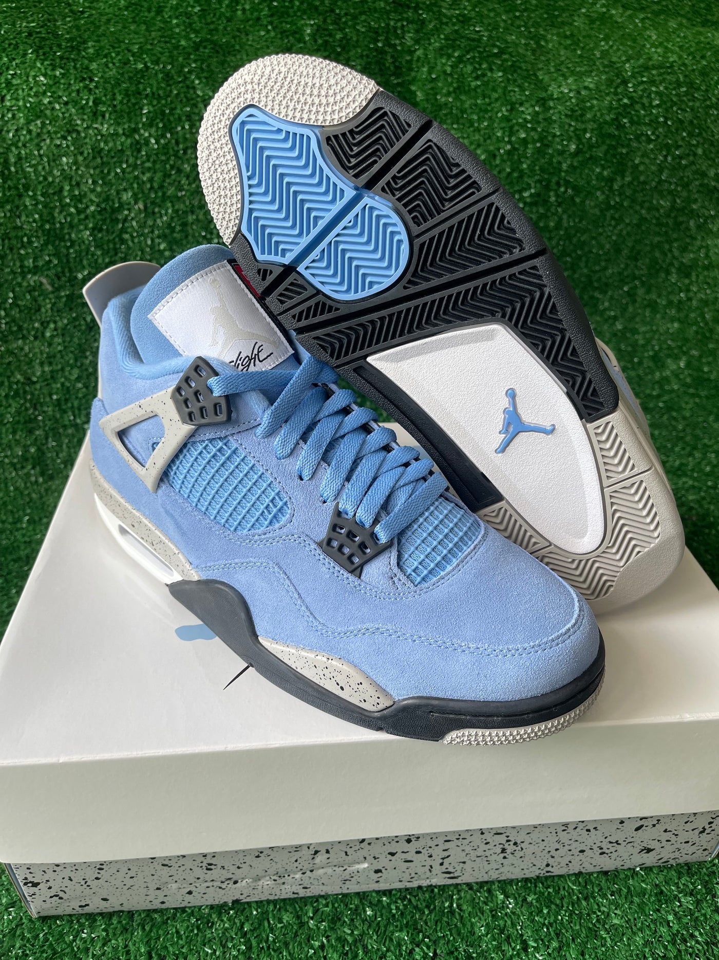 jordan 4 university blue black laces