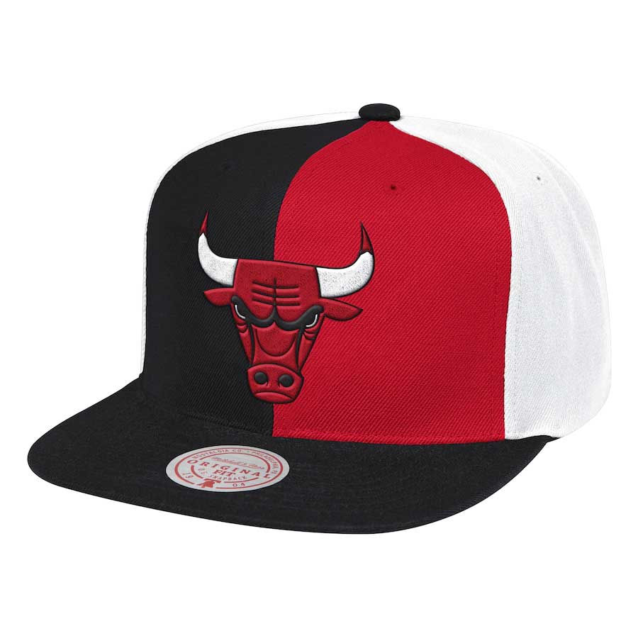 Mitchell & Ness Red / White Chicago Bulls Snapback Hat