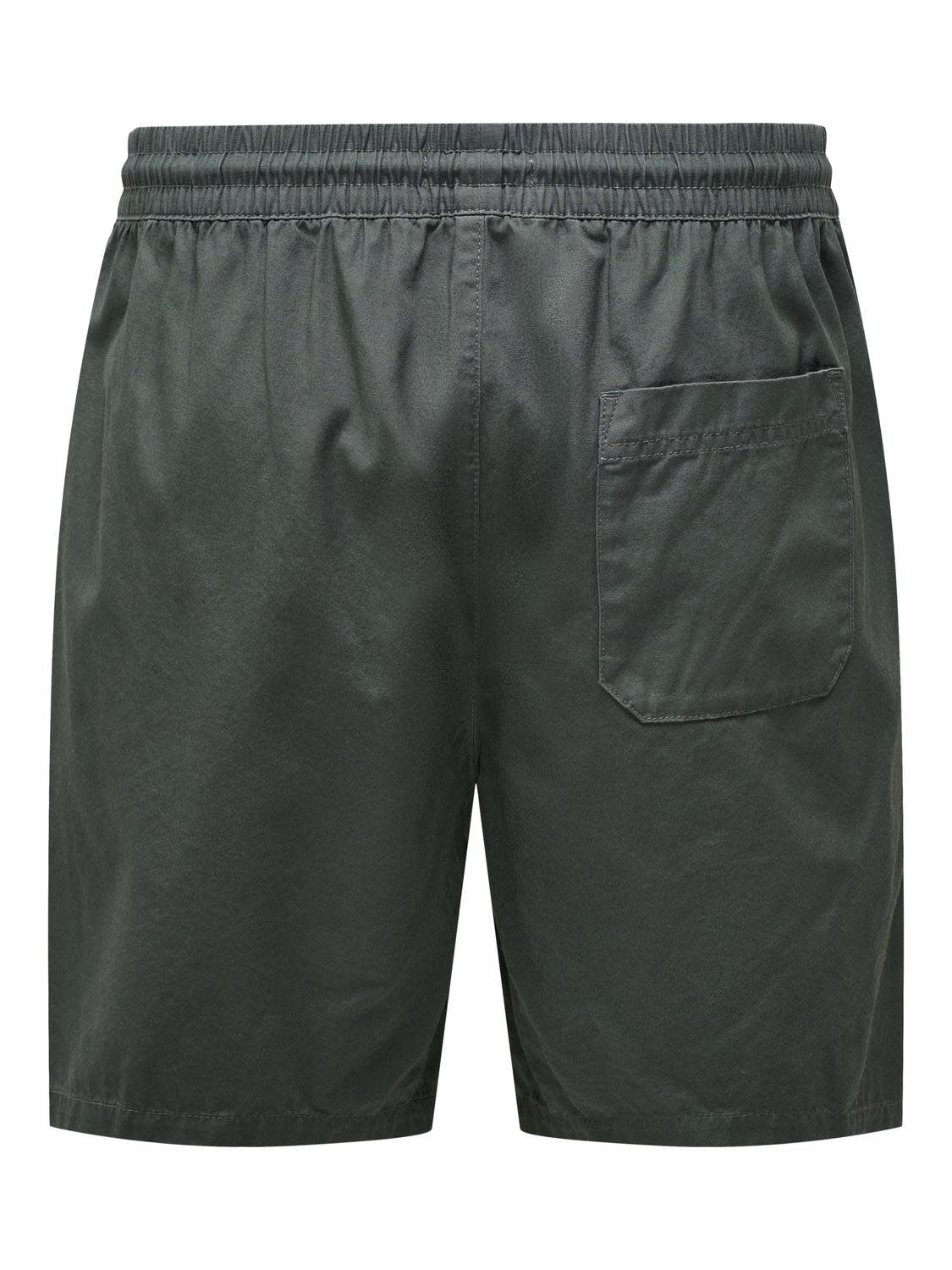 Sweatshorts met steekzakken opzij, model 'LINUS'