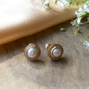 minimal pearl stud earrings