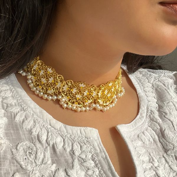 choker necklace with nauveri saree