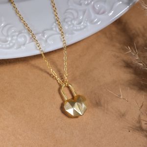 heart shaped pendant necklace