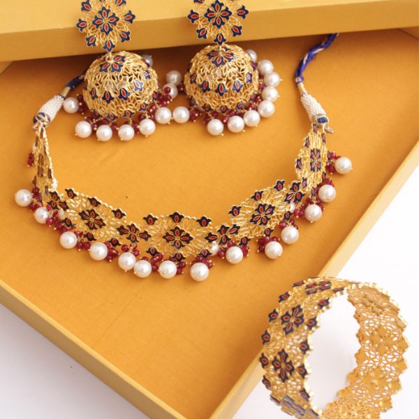 jhumka choker and bangle gift box for bridal favours