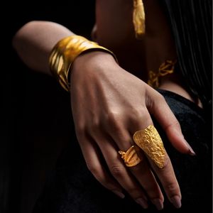 molten gold jewellery