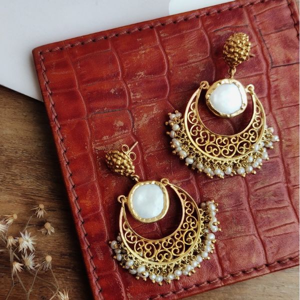 pearl earrings