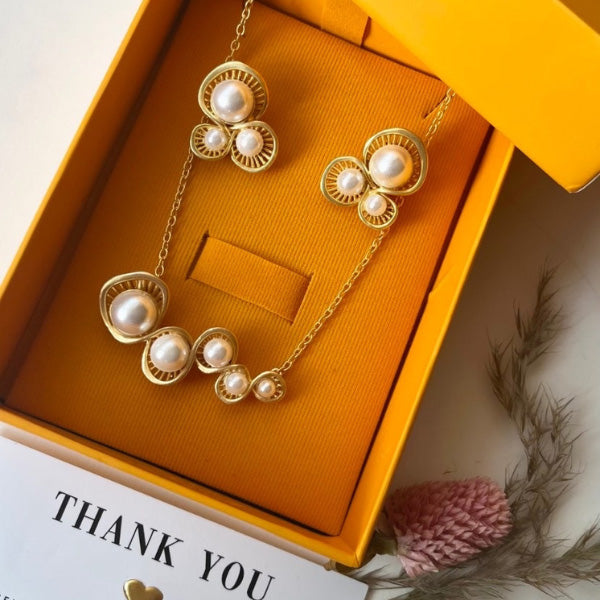 pearl gift set for rakhi for sisters