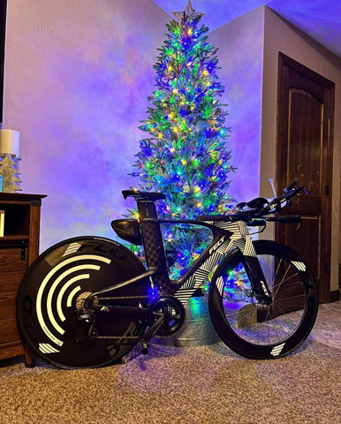 EZ Disc ist an einem Flo-Rad montiert und sorgt dafür, dass Sie beim Triathlon und Zeitfahren schneller fahren.