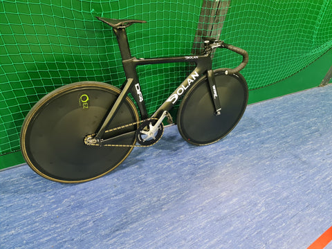 Disco EZ instalado en ruedas delanteras y traseras - Bicicletas de pista - Velocidades únicas - Triciclo para que vayas más rápido en contrarreloj y ciclismo.