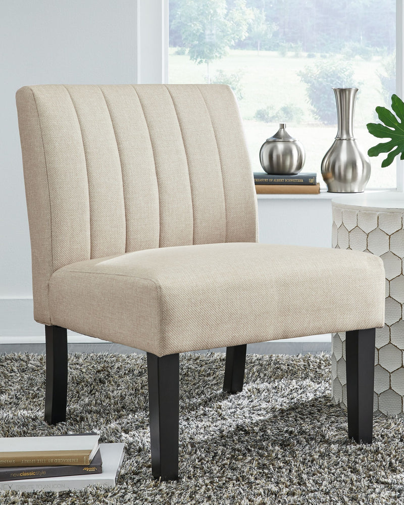 Hughleigh  Beige  Accent Chair - Bien Home Furniture & Electronics
