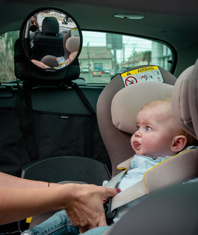 Installer confortablement bébé pour les long trajet en voiture 