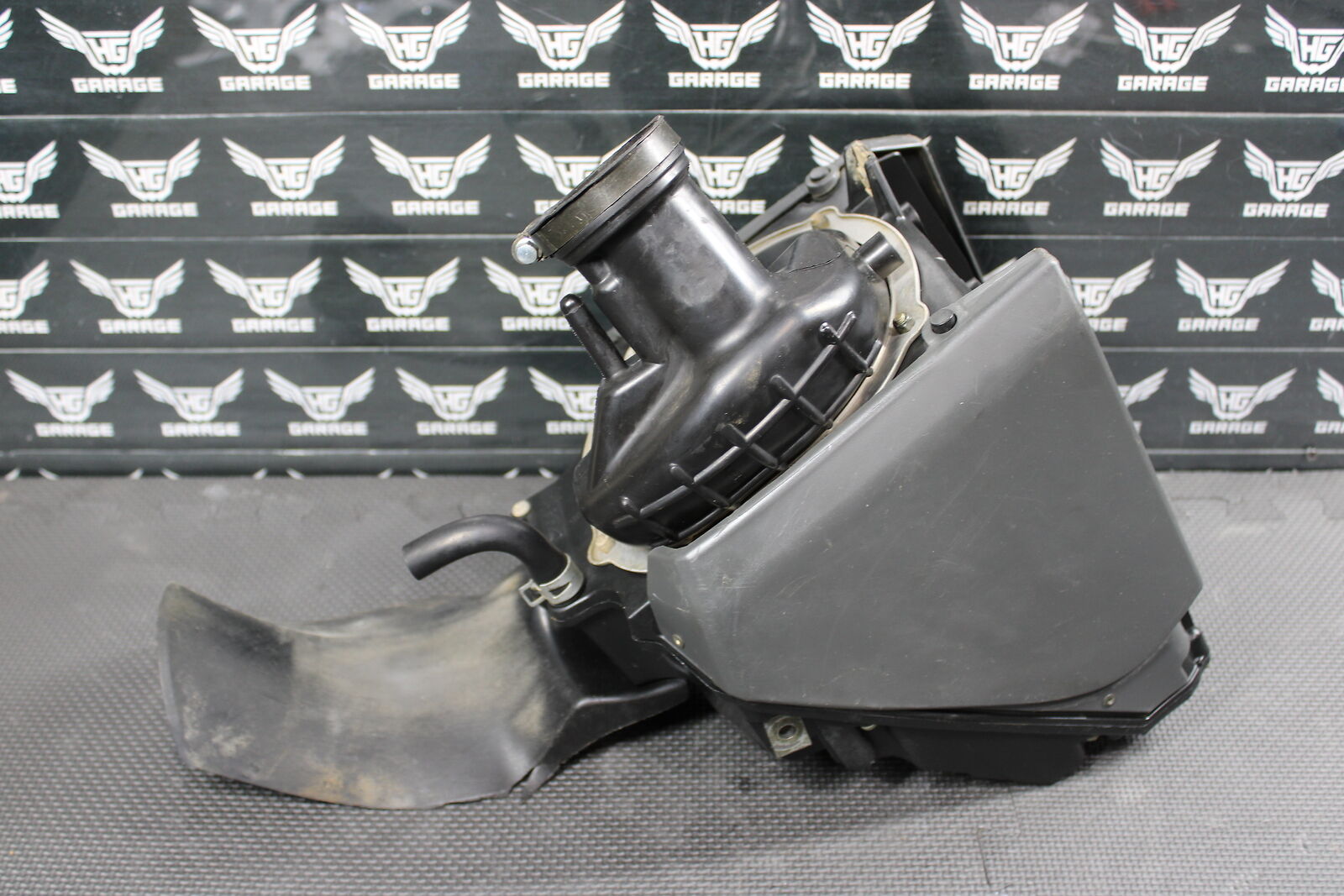 2002 YAMAHA WR250F WR400F YZ250F OEM AIRBOX INTAKE AIR CLEANER CASE ASSEMBLY