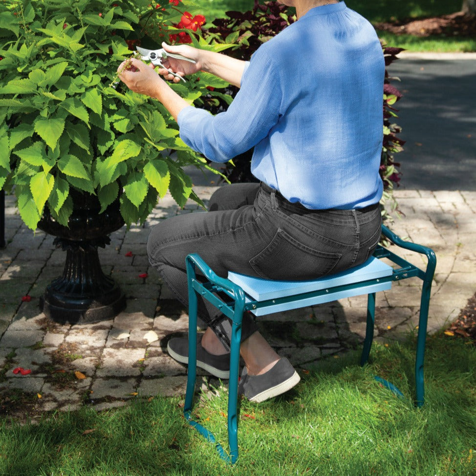 garden kneeling sitting bench