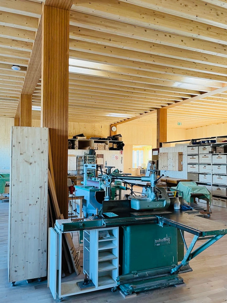 Alles aus Holz beim neuen Werkstattgebäude der Tischlerei Feldkircher in Dornbirn