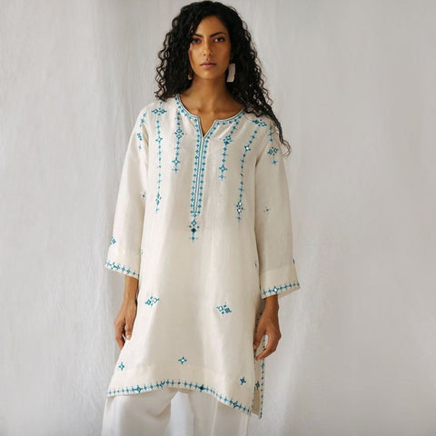 Off White Straight Kurti With Pants at Rs 1500.00 | Kurti Pant Set | ID:  2850360967288