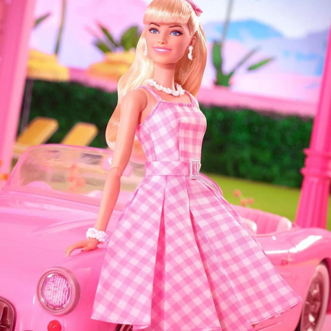 Prontíssima pro lançamento de Barbie o filme! Fiz o vestido que a