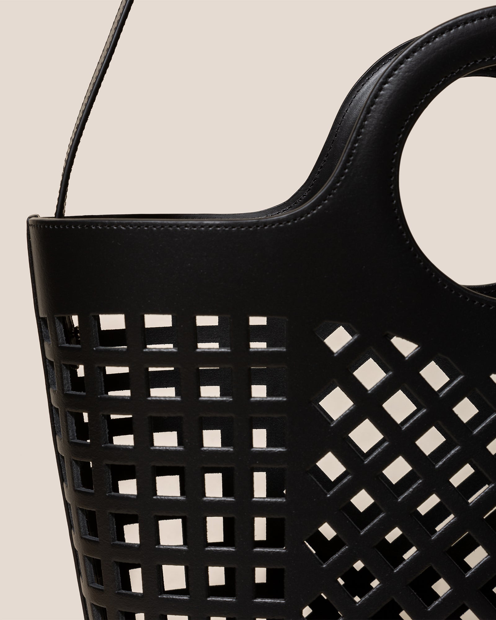 Hereu Colmado Bag in Black