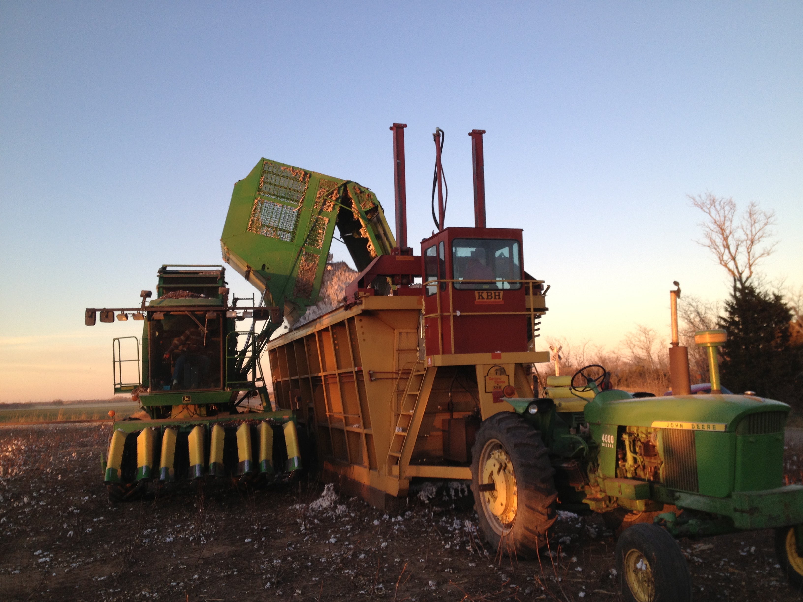 unloading cotton