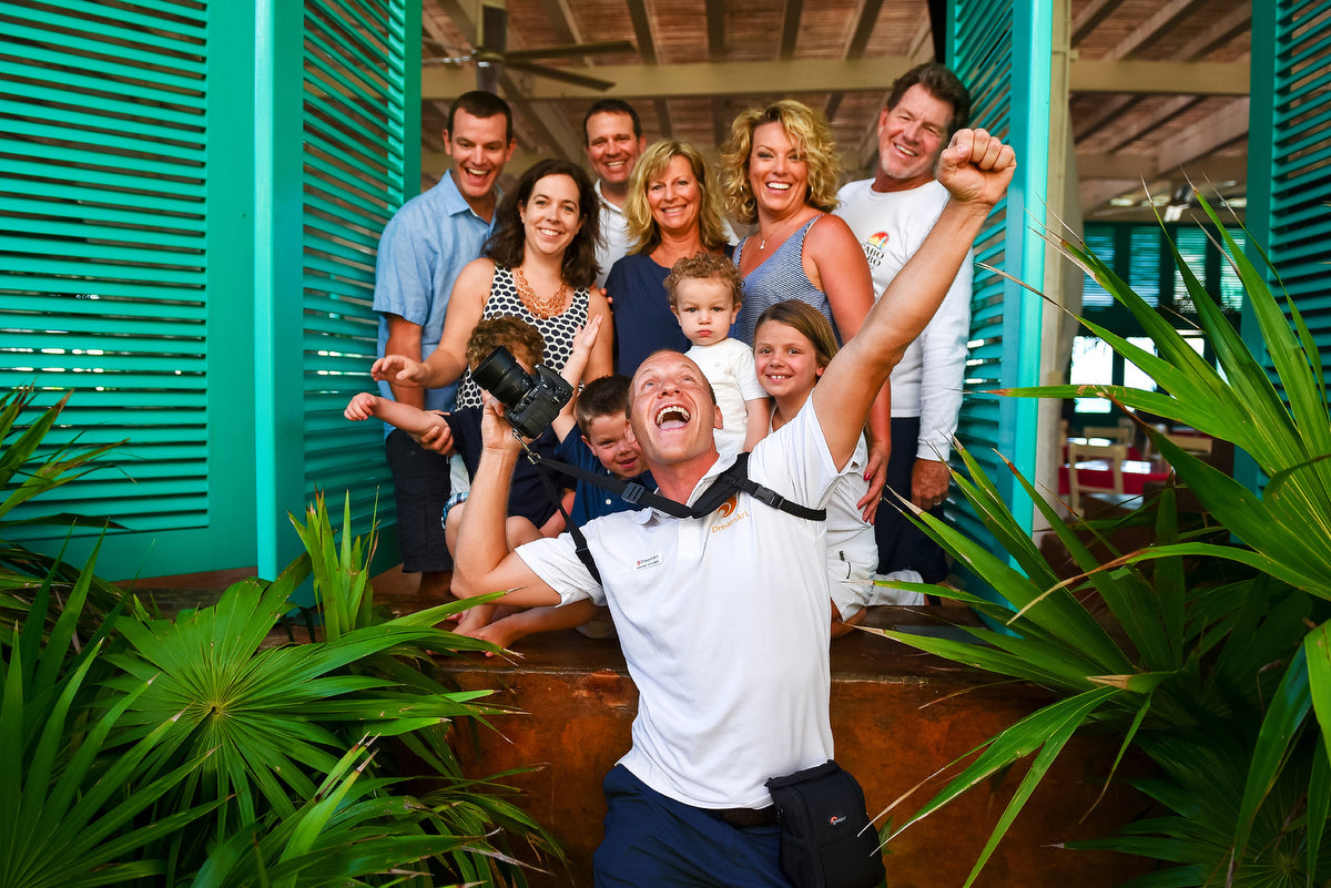 Our photographer Stefano enjoying the session with a family at Vidanta Riviera Maya