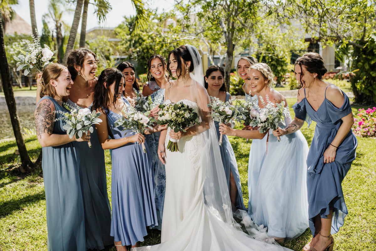 Bride squad at the gardens of Valentin Imperial Maya