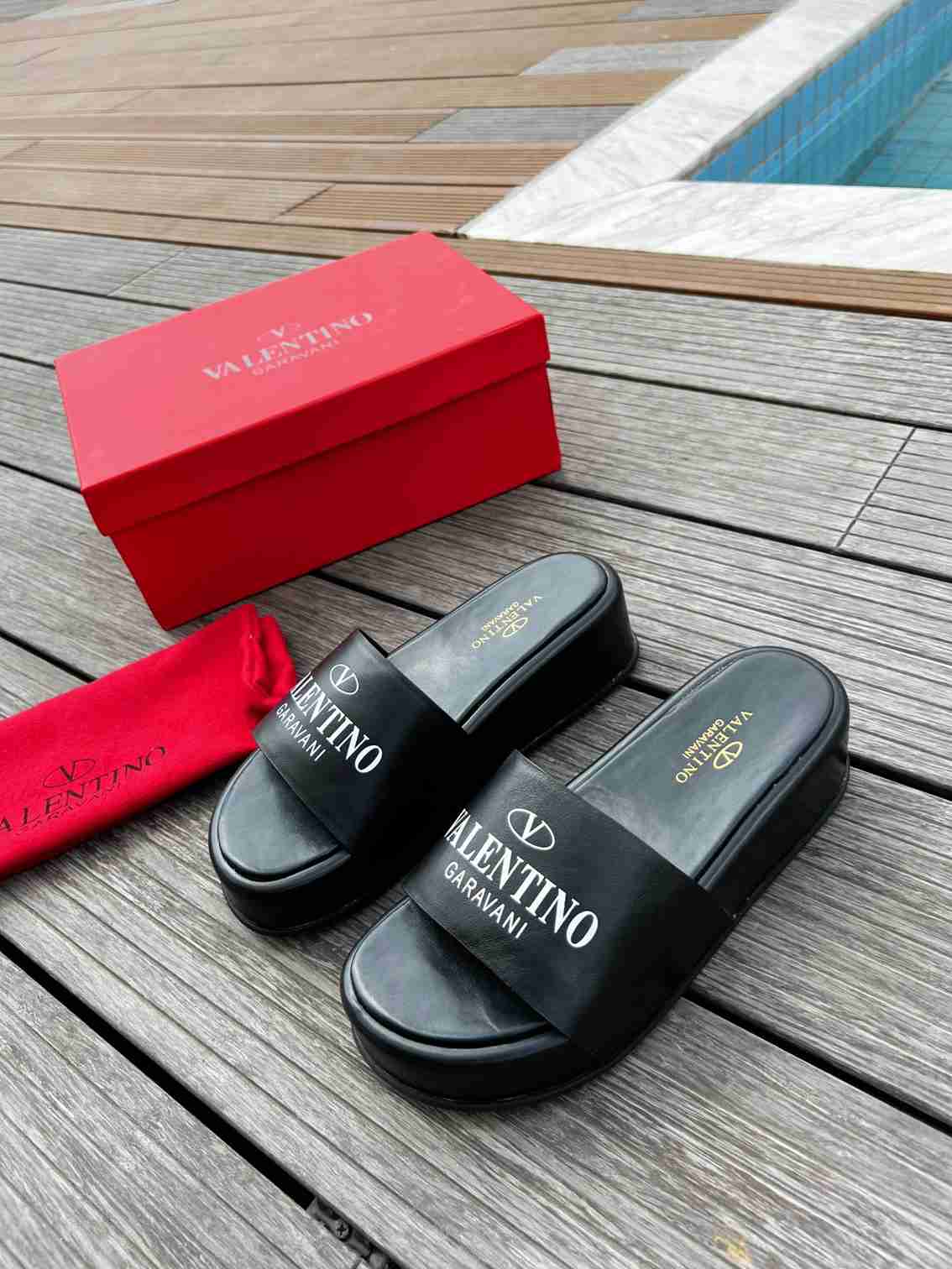 Valentino Slippers New Trend Versatile Casual Platform Shoes Letter Printing Simple Comfortable Plat