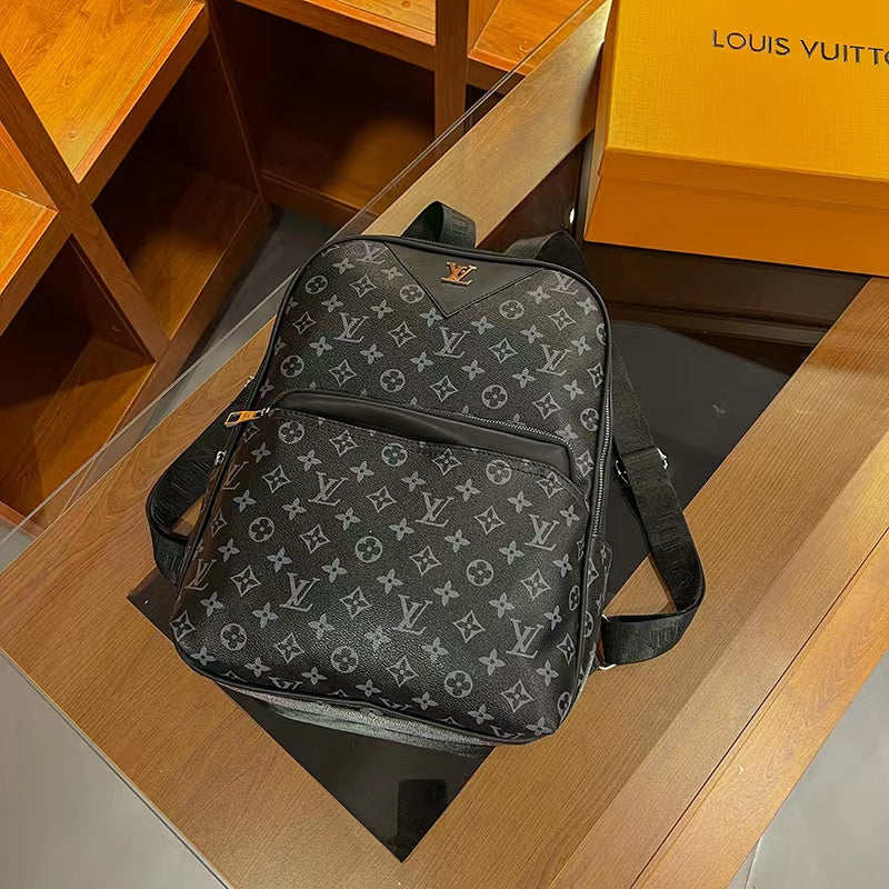Louis Vuitton Backpack New trendy backpack for men and women Ver