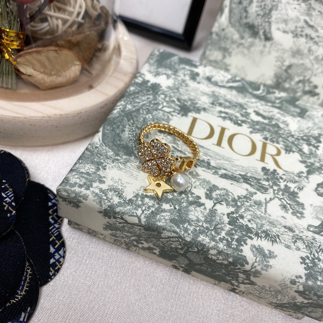Dior Ring New Ladies Versatile Temperament Light Luxurious Four-