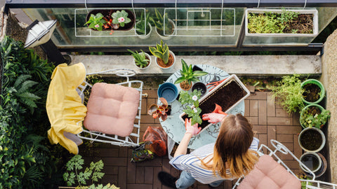 create-garden-in-balcony-thegardenconcept