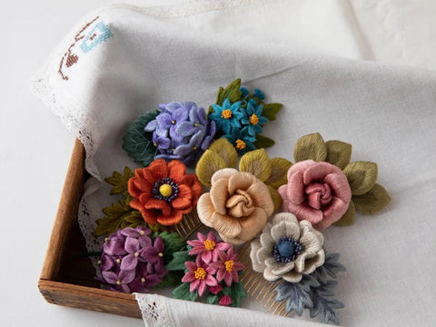 フェルト刺繍で作る 花のアクセサリーPart3 Produced by PieniSieni