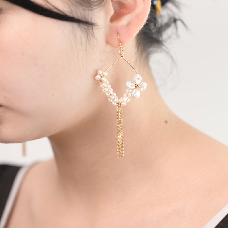 Floral Pearls With Gold Tassels Earrings – Chenkova