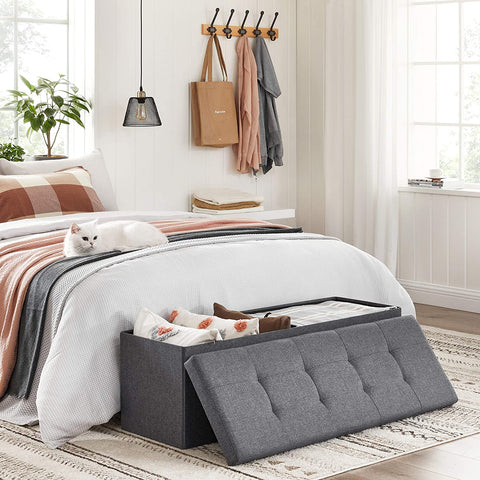 Storage bench in the bedroom