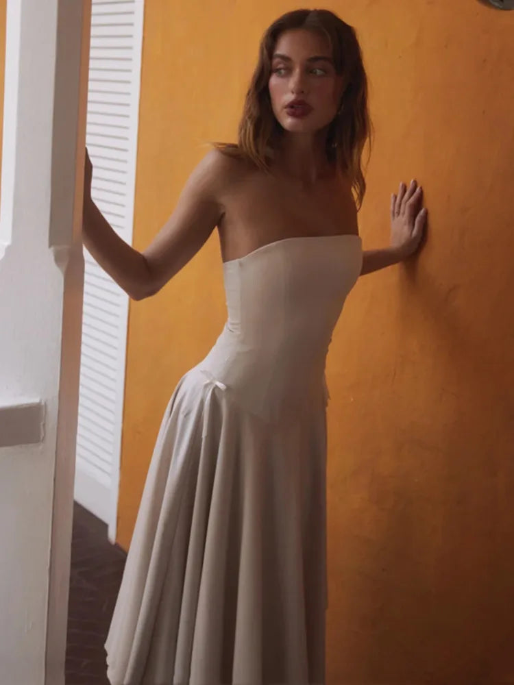Elegant off-shoulder pleated midi dress for women, perfect for summer. - Image 3