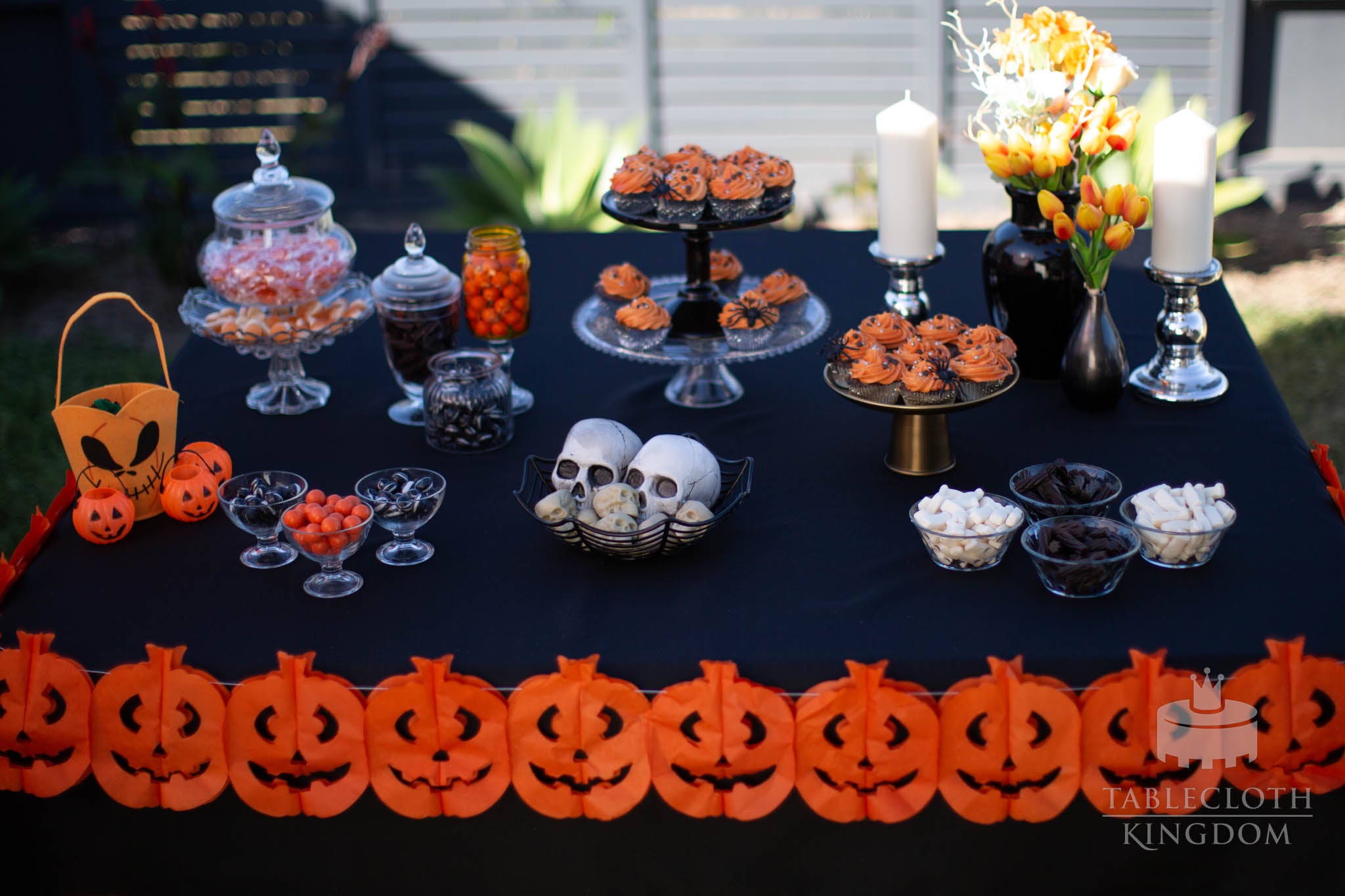 A halloween table scape_3