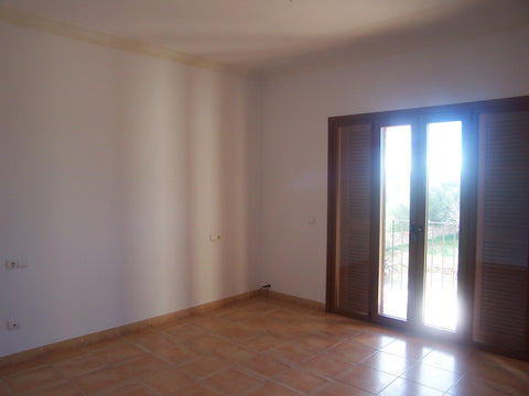 Villa Campos Bedroom Before