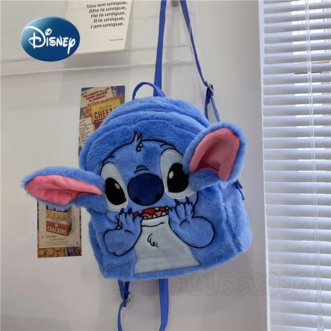 Stitch Fashion Plush Mochila; Leve Seu Amigo Stitch para a Escola; Estilo e Conforto em um Só Produto; Mochila Fofa e Acolhedora; Pelúcia do Personagem Stitch; Design Exclusivo e Divertido; Perfeita para Fãs de Lilo & Stitch; Charme e Personalidade na Volta às Aulas; Bolsos Práticos para Organização; Alças Ajustáveis para Maior Conforto; Compre Agora e Leve o Stitch para a Escola.