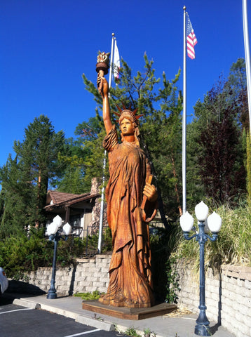 wood statue of liberty at oakhurst grill