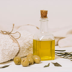 Improve skin elasticity with olive oil