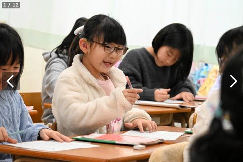 笑顔で授業を受ける増田絆杏さんの写真