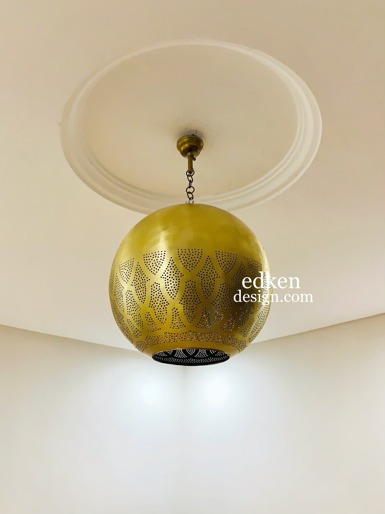 globe shaped lamp shades