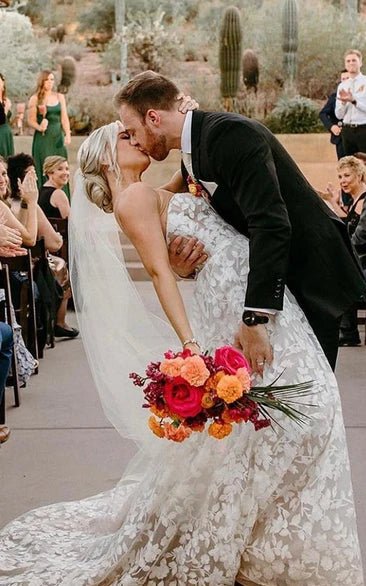 Bohemian A-Line Sweetheart Garden Lace Wedding Dress With Open Back And Appliques thumbnail